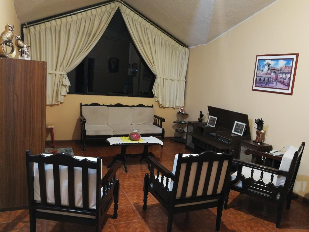Chapelet Hostal Tababela Dış mekan fotoğraf