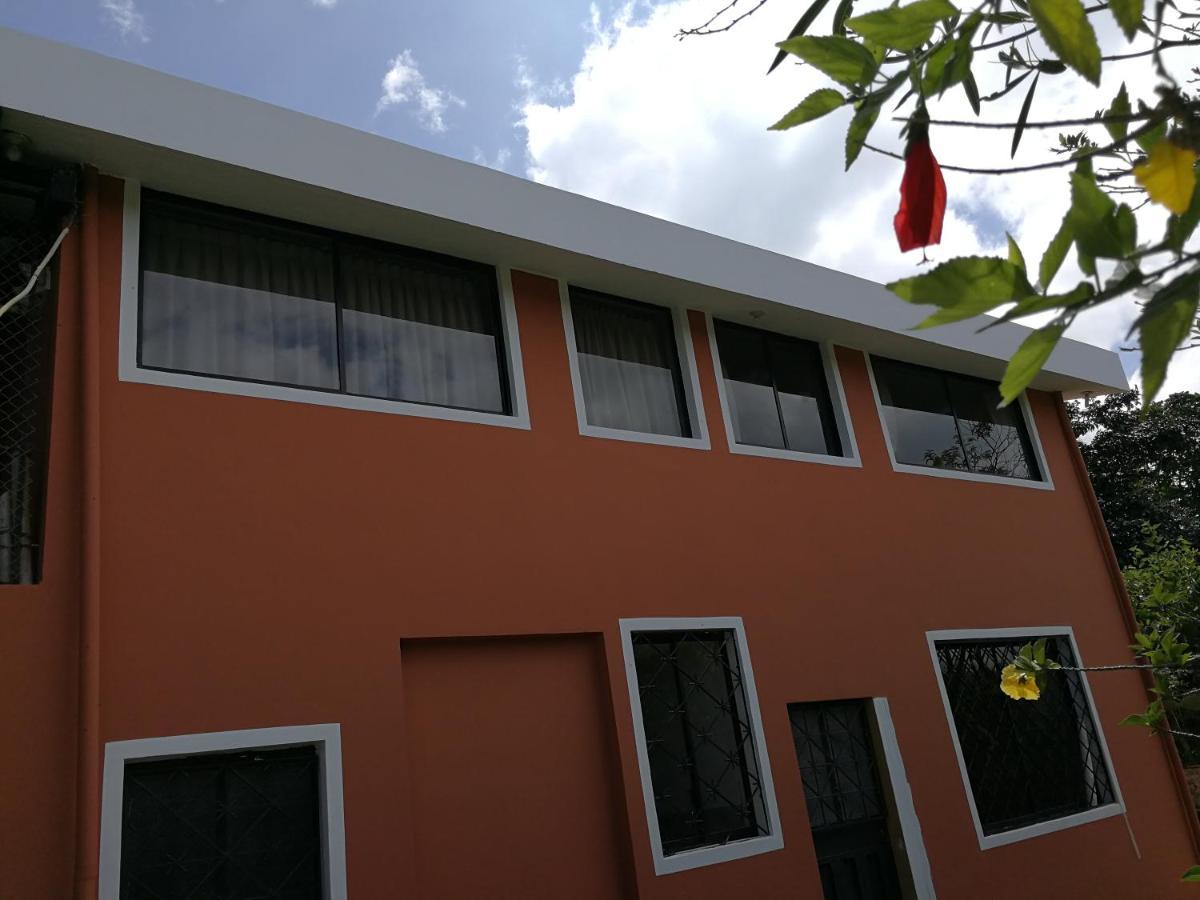 Chapelet Hostal Tababela Dış mekan fotoğraf