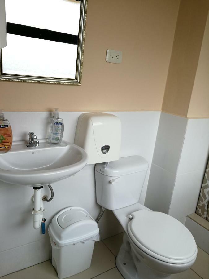 Chapelet Hostal Tababela Dış mekan fotoğraf